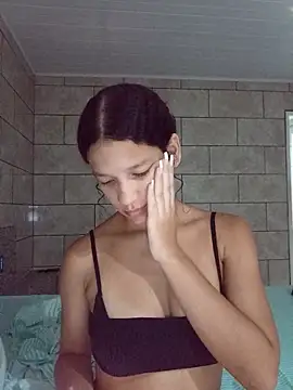 Snapshot of By_Aninha chatting on 02/05/26, 11:06 By Aninha online show from 02/05/26, 11:06