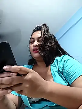 Snapshot of HottyOlly chatting on 10/05/25, 06:09 HottyOlly online show from 10/05/25, 06:09