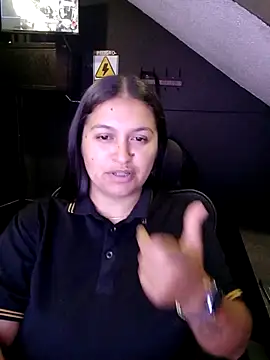 Snapshot of Mia_oficial chatting on 12/04/25, 04:44 Mia oficial online show from 12/04/25, 04:44