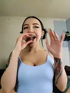 Snapshot of Paudelatorre chatting on 07/16/26, 03:47 Paudelatorre online show from 07/16/26, 03:47