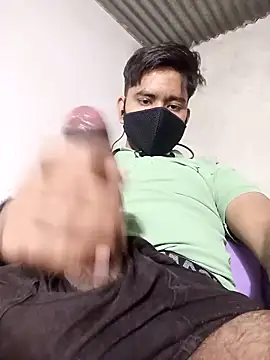 Snapshot of Pussy_lover_33 chatting on 03/01/26, 05:35 Pussy lover 33 online show from 03/01/26, 05:35