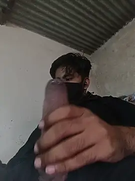 Snapshot of Pussy_lover_33 chatting on 10/29/25, 09:08 Pussy lover 33 online show from 10/29/25, 09:08