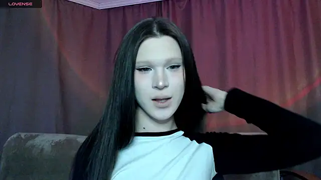 Snapshot of Sexpired_Princess chatting on 02/18/25, 03:31 Sexpired Princess online show from 02/18/25, 03:31