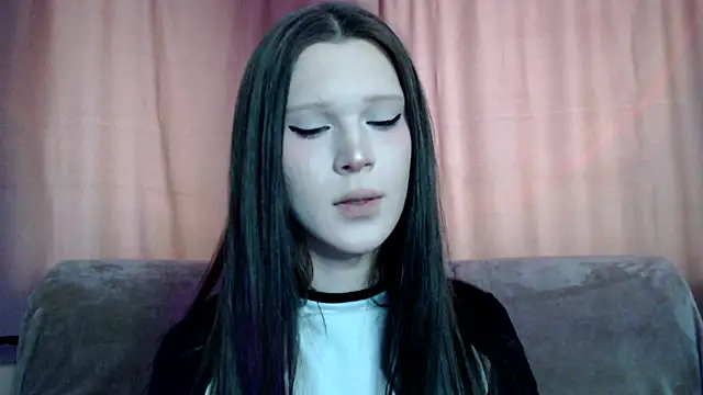 Snapshot of Sexpired_Princess chatting on 02/27/25, 06:35 Sexpired Princess online show from 02/27/25, 06:35