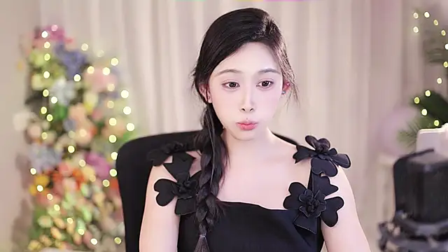 Snapshot of SleepArtist chatting on 02/20/25, 04:47 SleepArtist online show from 02/20/25, 04:47