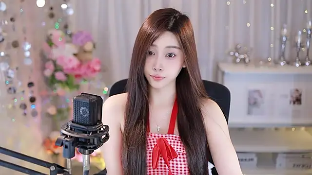 Snapshot of SleepArtist chatting on 09/09/25, 10:25 SleepArtist online show from 09/09/25, 10:25