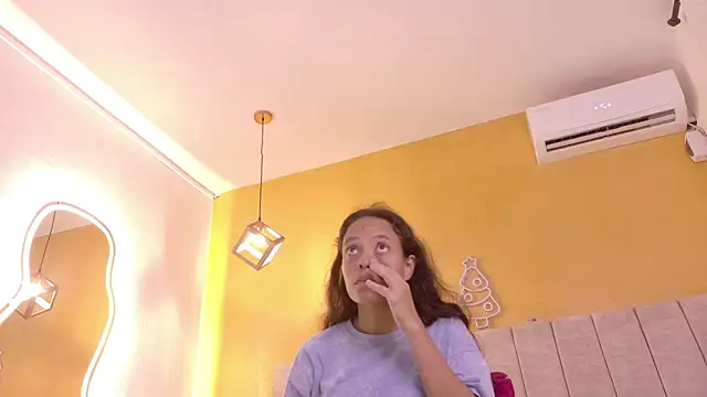 Snapshot of lexyfyre chatting on 02/04/26, 12:33 lexyfyre online show from 02/04/26, 12:33