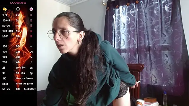 Snapshot of goretty420 chatting on 01/27/25, 01:30 goretty420 online show from 01/27/25, 01:30