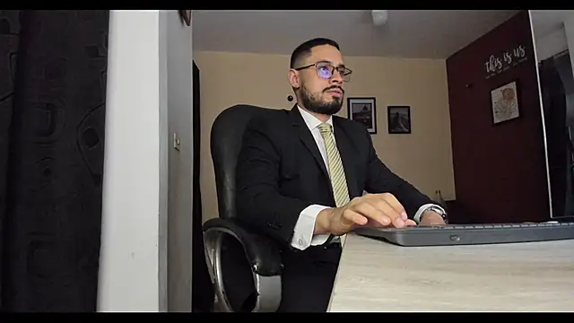 Snapshot of thesexlawyer1 chatting on 01/08/26, 02:28 thesexlawyer1 online show from 01/08/26, 02:28