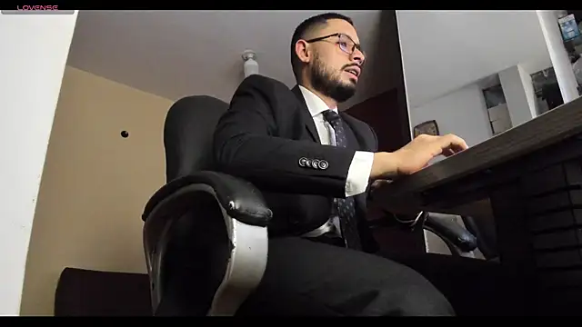 Snapshot of thesexlawyer1 chatting on 01/09/26, 02:29 thesexlawyer1 online show from 01/09/26, 02:29