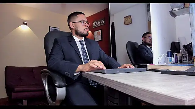 Snapshot of thesexlawyer1 chatting on 02/25/26, 03:18 thesexlawyer1 online show from 02/25/26, 03:18