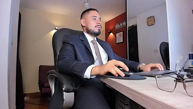 Snapshot of thesexlawyer1 chatting on 04/11/26, 03:36 thesexlawyer1 online show from 04/11/26, 03:36