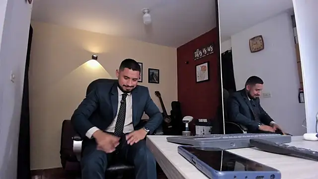 Snapshot of thesexlawyer1 chatting on 04/05/26, 03:57 thesexlawyer1 online show from 04/05/26, 03:57