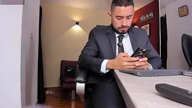 Snapshot of thesexlawyer1 chatting on 03/25/26, 03:39 thesexlawyer1 online show from 03/25/26, 03:39