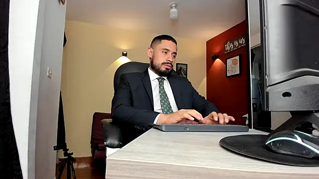 Snapshot of thesexlawyer1 chatting on 05/17/26, 03:39 thesexlawyer1 online show from 05/17/26, 03:39