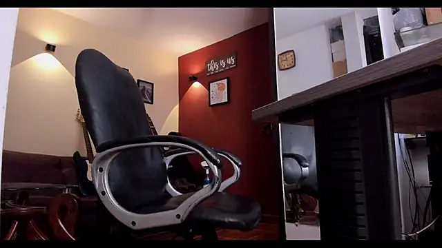 Snapshot of thesexlawyer1 chatting on 03/15/26, 03:46 thesexlawyer1 online show from 03/15/26, 03:46