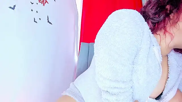 Emily Coper18 online show from 11/04/25, 01:26