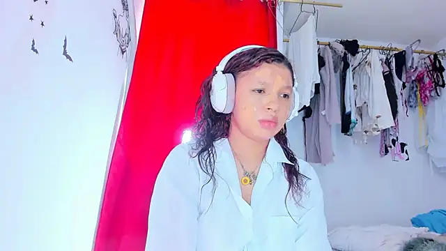 Emily Coper18 online show from 12/14/25, 02:00