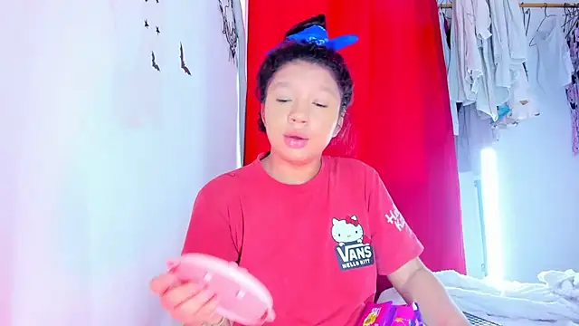 Emily Coper18 online show from 12/19/25, 01:46