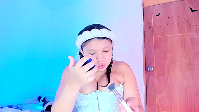 Emily Coper18 online show from 04/19/26, 02:07