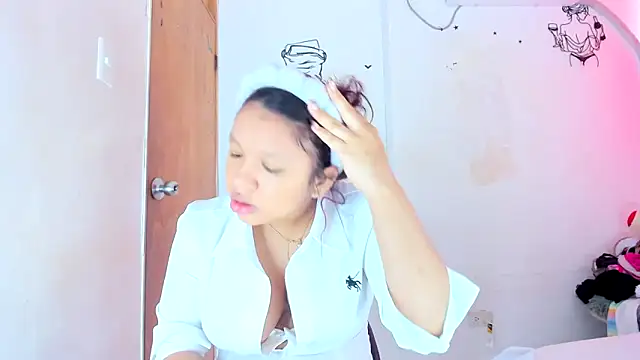 Emily Coper18 online show from 03/12/26, 01:48