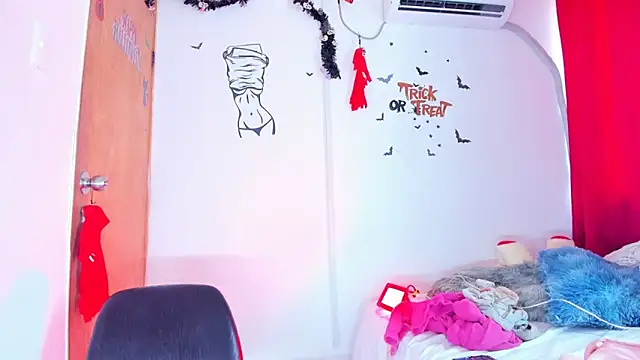 Emily Coper18 online show from 10/10/25, 01:23