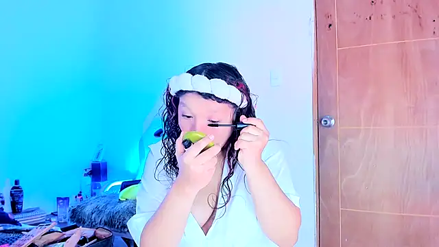 Emily Coper18 online show from 05/15/26, 02:15
