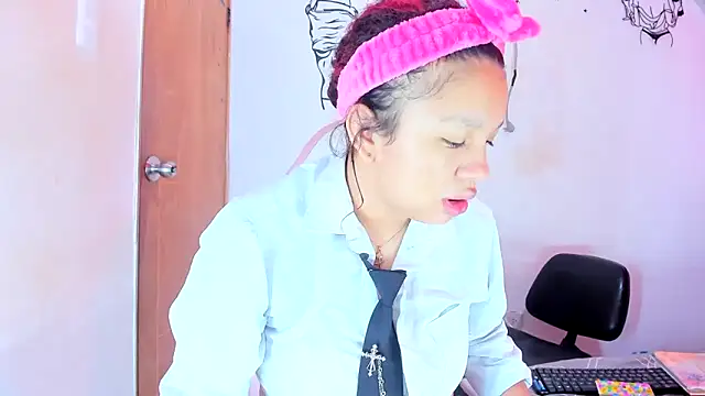 Emily Coper18 online show from 03/09/26, 01:58