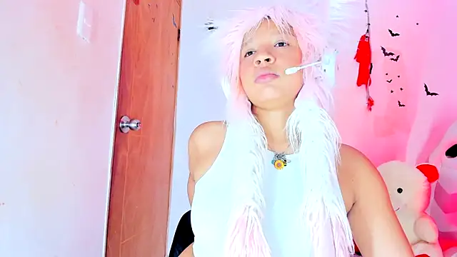 Emily Coper18 online show from 02/02/26, 05:56