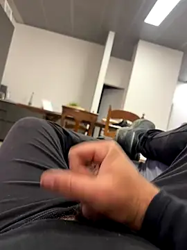 Angeloggaa online show from 11/04/25, 03:49