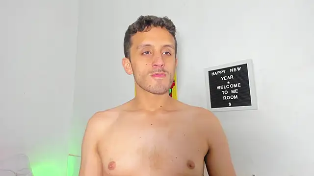 Snapshot of CorbinxHalle chatting on 01/05/25, 12:31 CorbinxHalle online show from 01/05/25, 12:31