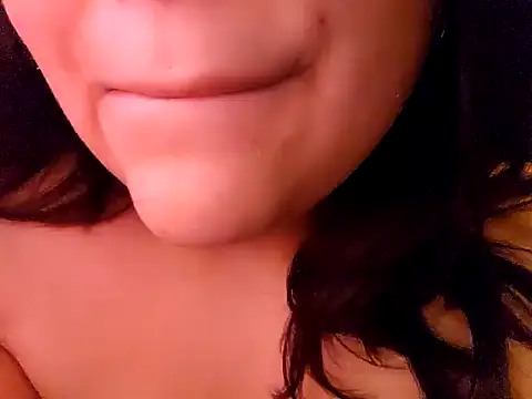 Snapshot of Blanquitaaa chatting on 12/17/24, 07:59 Blanquitaaa online show from 12/17/24, 07:59