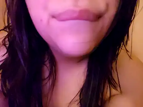 Snapshot of Blanquitaaa chatting on 12/04/24, 08:17 Blanquitaaa online show from 12/04/24, 08:17