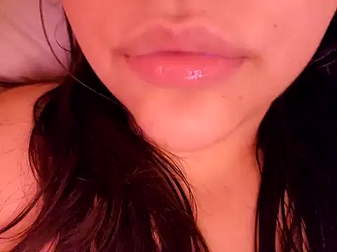 Snapshot of Blanquitaaa chatting on 12/19/24, 07:29 Blanquitaaa online show from 12/19/24, 07:29