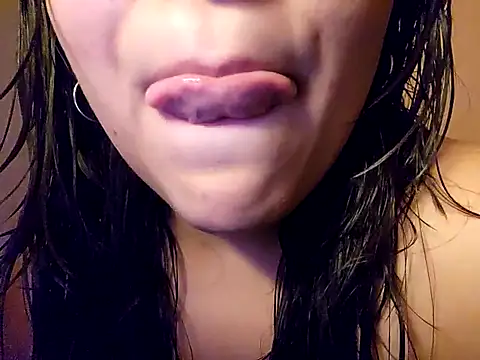 Snapshot of Blanquitaaa chatting on 03/12/25, 01:03 Blanquitaaa online show from 03/12/25, 01:03