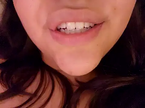 Snapshot of Blanquitaaa chatting on 12/12/24, 05:04 Blanquitaaa online show from 12/12/24, 05:04