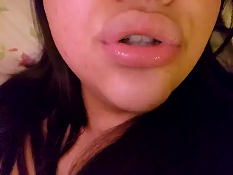 Snapshot of Blanquitaaa chatting on 03/22/25, 08:40 Blanquitaaa online show from 03/22/25, 08:40