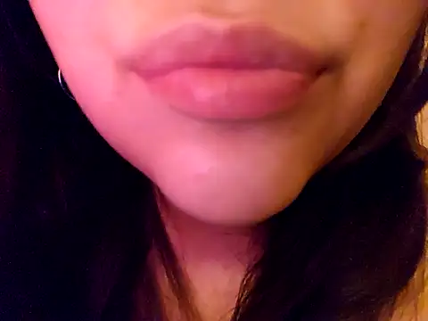 Snapshot of Blanquitaaa chatting on 03/05/25, 04:56 Blanquitaaa online show from 03/05/25, 04:56