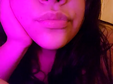 Snapshot of Blanquitaaa chatting on 02/19/25, 04:44 Blanquitaaa online show from 02/19/25, 04:44