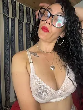 Snapshot of JULYSEX1 chatting on 07/08/26, 01:45 JULYSEX1 online show from 07/08/26, 01:45