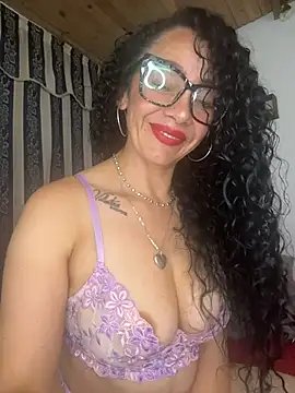 Snapshot of JULYSEX1 chatting on 07/07/26, 01:14 JULYSEX1 online show from 07/07/26, 01:14