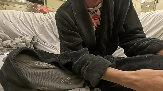 Snapshot of joeiandola chatting on 02/15/26, 04:28 joeiandola online show from 02/15/26, 04:28