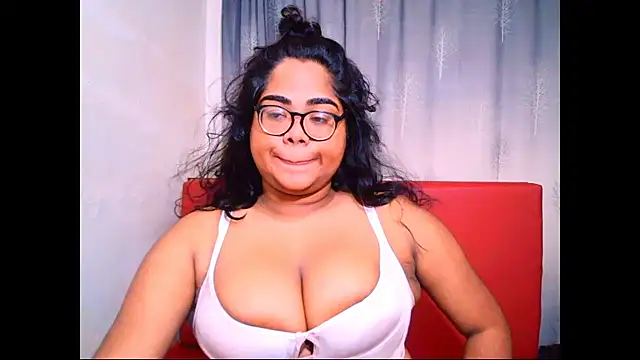 Snapshot of Indian_Lola00 chatting on 10/14/25, 06:08 Indian Lola00 online show from 10/14/25, 06:08