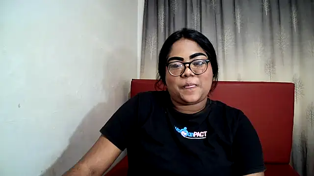 Snapshot of Indian_Lola00 chatting on 02/13/25, 03:03 Indian Lola00 online show from 02/13/25, 03:03