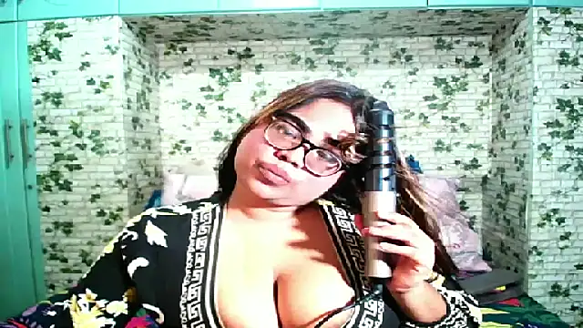 Indian Lola00 online show from 06/25/26, 05:29