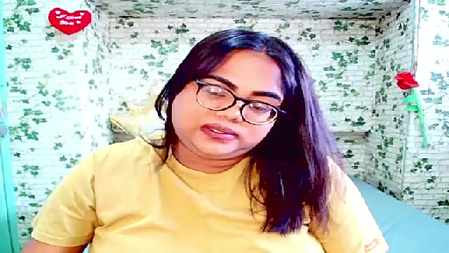 Snapshot of Indian_Lola00 chatting on 09/14/25, 08:15 Indian Lola00 online show from 09/14/25, 08:15