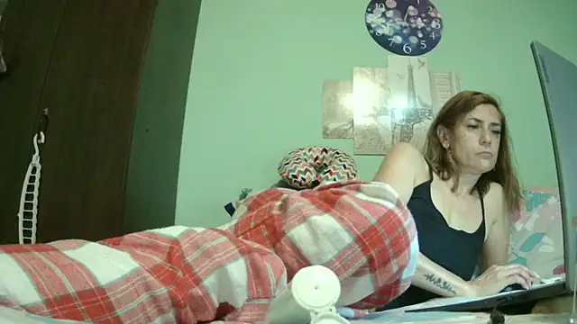 Snapshot of SexyGioconda chatting on 06/17/26, 08:36 SexyGioconda online show from 06/17/26, 08:36