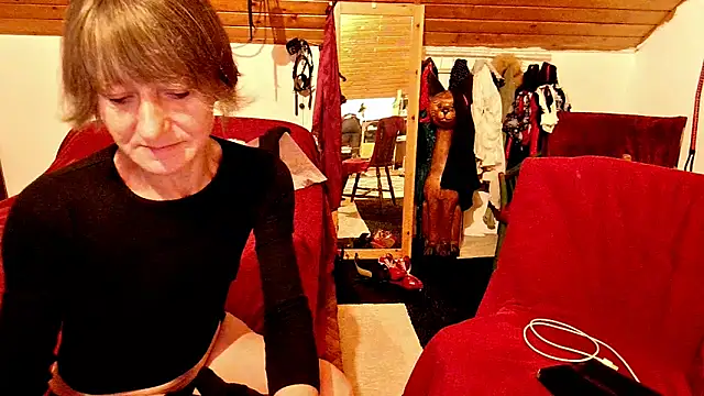 Hot Colettte online show from 06/12/26, 11:13