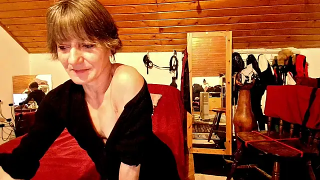 Hot Colettte online show from 02/15/26, 07:46