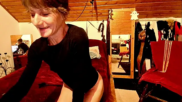 Hot Colettte online show from 11/22/25, 10:41